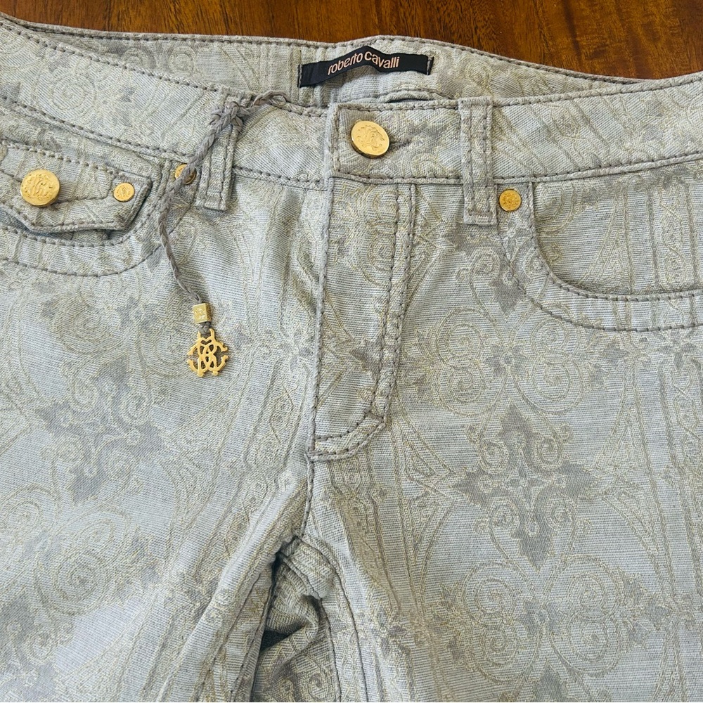 Roberto Cavalli - Vintage Gold Pattern Jeans
Size 38 in Euro 
100% authentic